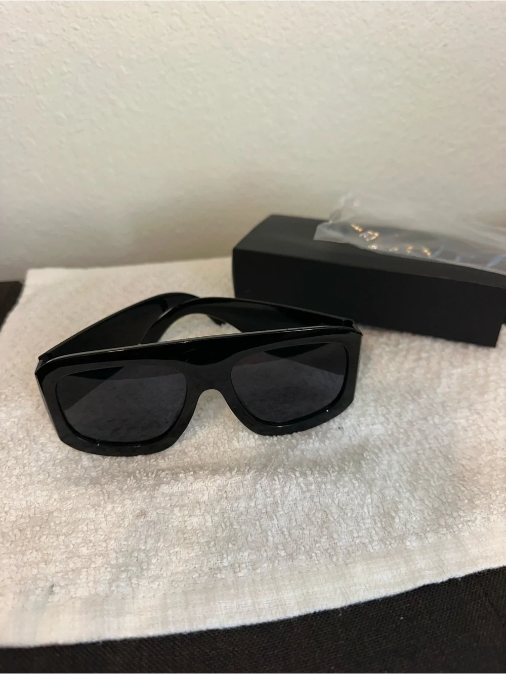 SHEIN Black Oversized Square Women's Sunglasses